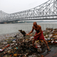 The Wider Image: Dying "Mother Ganges": holy river succumbs to pollution